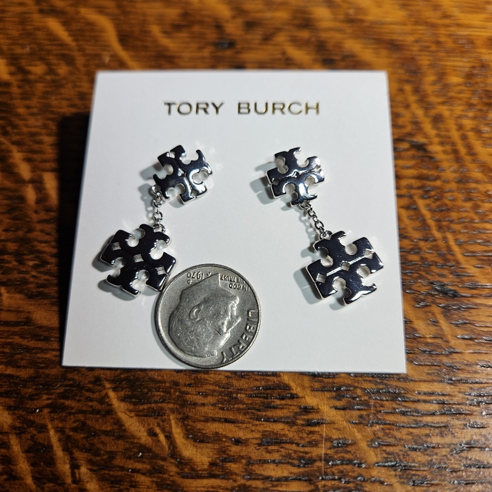 Tory Burch Kira Double Logo Linear Drop Earrings in Silver NWT - Picture 4 of 5